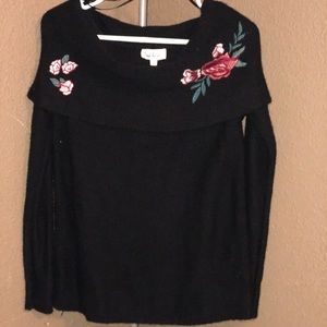 CloudChaser Large Off The shoulder sweater W/Roses